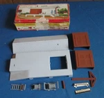 Bachmann 1620 100 Loading Platform With Accessories Hand Trucks Cart Signage Iob. Fixed Price $8.50.