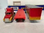 K-line K-665602 K-665601 Ringling Bros, Barnum Bailey Circus Tractor Trailer. Fixed Price $40.00.