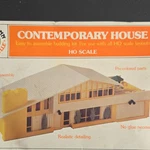 Plasticville Scale Contemporary House Realistic Detailing No Glue Needed. Fixed Price $25.00.