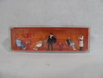 Ho Scale Preiser 10368 Figures Tourists Seated Cafe Tables Waiter & Artist. Fixed Price $17.99.