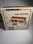 Ho Bachmann #2807 Gas Station Building Kit - Brand New. Fixed Price $21.99.