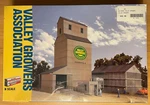 443 Scale Walthers Cornerstone Valley Growers Association Kit #933-3251. Fixed Price $35.00.