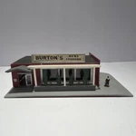 Building Preassembled / Store 7305 Scale Train Bachmann. Fixed Price $12.99.