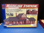 Life Like Ho Scale 1:87 #1342 Mainline Station Plastic Model Kit Sykesville New. Fixed Price $20.00.