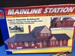 Life Like Ho Scale 1:87 #1342 Mainline Station Plastic Model Kit Sykesville Open. Fixed Price $20.00.