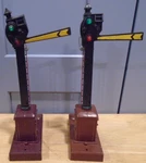 Two Lionel 6-12727 Gauge Semaphore Automatic Signals Work But Need Some Tlc. Fixed Price $24.99.