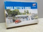 Nos Walthers Cornerstone Ho Scale Miss Bettie's Diner Building Kit 933-2909. Fixed Price $39.99.