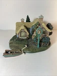 Hawthorne Village Seaside 79735 Boathouse 2001 Thomas Kinkade -lights Up. Fixed Price $29.99.