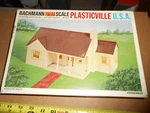 O/O-27 Bachmann Plasticville 1912 New England Rancher House Kit In Box.. Fixed Price $25.00.