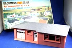 Plasticville O-O27 #1852 Ranch House Reddish/salmon Gray Roof Ex. Fixed Price $30.00.
