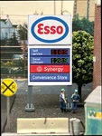 HO-1112-027-02 / 1:87 Scale Model Esso Gas Station Price Sign. Fixed Price $23.99.