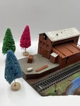 Vtg. Life Like Ho Track Siders Operating Loging Mill T701 Not Complete / Extras. Fixed Price $39.19.