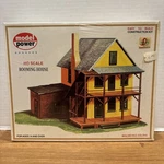 1:87 Scale Rooming House Kit Model Power New Box Sealed 426. Fixed Price $29.99.
