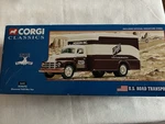 Corgi Classics Us Road Transport Schlitz Diamond T620 Box Van 1:50 56401. Fixed Price $19.99.