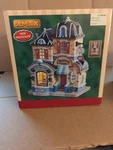 Lemax Village Collection Cinnamon Roll Shop Lighted Building #05645. Fixed Price $39.99.