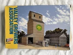 Walthers 933-3251 Scale Valley Growers Association Grain Elevator Building Kit. Fixed Price $39.00.