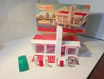 Vintage 1950'S Plasticville Gas Station 1800 149 Complete W/ Green Car Ob. Fixed Price $29.99.