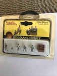 Woodland Scenics Scale Accents #A2176 Shoe Shiners. Fixed Price $20.00.
