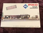 Piko Ho Scale Suburban Station Building 61112. Fixed Price $20.00.