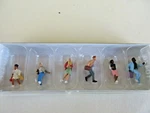 Preiser Ho - Students Leaving #10476 (nib). Fixed Price $21.98.
