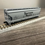 Micro Trains Scale 94040 3 Bay Acf Centerflow Cov Hopper Southern Pacific Nib. Fixed Price $27.99.