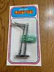 Life-like Ho Scale Light-ups No. 01507 Flourescent Nip Free Ship. Fixed Price $18.95.