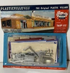 Plasticville Men Store Blister Pack #3905-198 Ho Bachmann Kit Gardner & Ness. Fixed Price $15.99.
