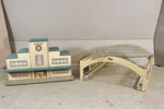 Hornby Dublo D2 Pre War City Terminal Through Main Line Station 3PMV. Fixed Price $1145.01.