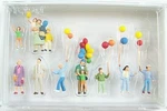Ho Preiser # 24659-2 Man Selling Balloons * Circus Funfair Carnival Figures. Fixed Price $32.95.