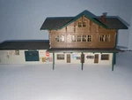 Ho Scale Pola Train Station Model Decor. Very Nice Great Condition. Fixed Price $19.95.