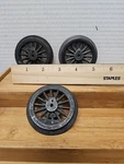 Lionel 5L-40 Late Cast Iron Thick Rim Spoked Wheel. Fixed Price $18.95.