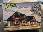 Vintage Atlas Ho Scale Passenger Station Kit 706-198 Train Accessory New Box. Fixed Price $19.00.