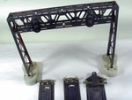 Lionel 450 Overhead Signal Bridge With Track Trips, Super Clean And Works. Fixed Price $35.00.