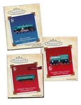 Lionel Blue Comet 400E Locomotive 2002 Hallmark Ornament Set (1) Mint (2) (bd). Fixed Price $109.94.