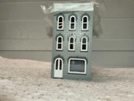 Mth 30-9078 3-STORY Town House Gray W/ White Trim New. Fixed Price $39.95.
