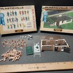Bachmann Plasticville 2606 Citizens 1/87 Scale 48 Figures + Extras & House. Fixed Price $23.95.