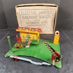 Marx Glendale Depot Station Tin Litho With Box & Accessories. Fixed Price $102.95.