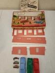 Bachmann Plasticville Motel With Cars Kit 1621 Original Box. Fixed Price $29.95.