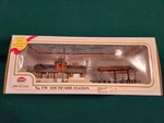 Model Power Ho Scale No. 570 South Side Station Building Lit & 2 Figurines Tl. Fixed Price $21.00.