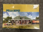 + Walthers Cornerstone 933-3818 Pella Depot Plastic Kit Nib. Fixed Price $30.00.