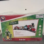 Lionel Battery Elf Toy Train Set Locomotive,cars & Remote Sound Light New. Fixed Price $99.95.