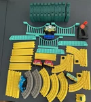 Lionel Wizard Of Oz Little Lines Battery Powered Railroad Train Set - Read Descr. Fixed Price $64.99.
