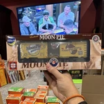 Lionel Moon Pie Boxcar Gauge Yellow Brown Die-cast Sprung Trucks Advertising. Fixed Price $89.00.