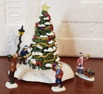 2005 Hawthorne Village Town Square Tree Decorating 14-09121-1600 A,b,c,d. Fixed Price $65.00.