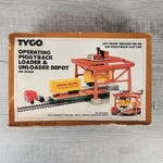 Tyco Operating Piggyback & Unloader Depot Ho 1:87 Scale Original Box. Fixed Price $26.99.
