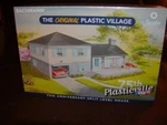 Bachmann 45633 Plasticville Usa Kit Split Level House 75TH Anniversary 27 Seal. Fixed Price $28.00.
